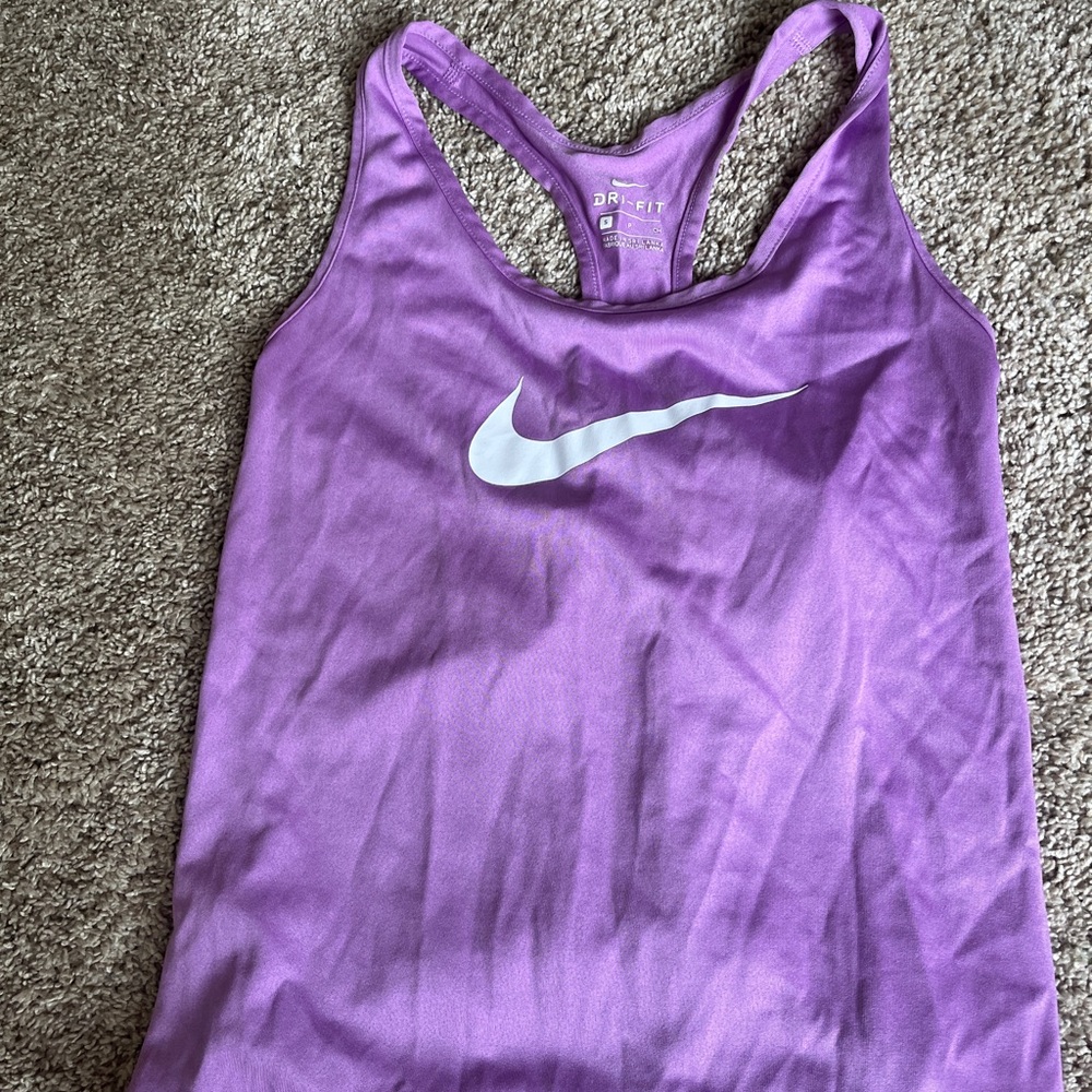 nike tank size small
